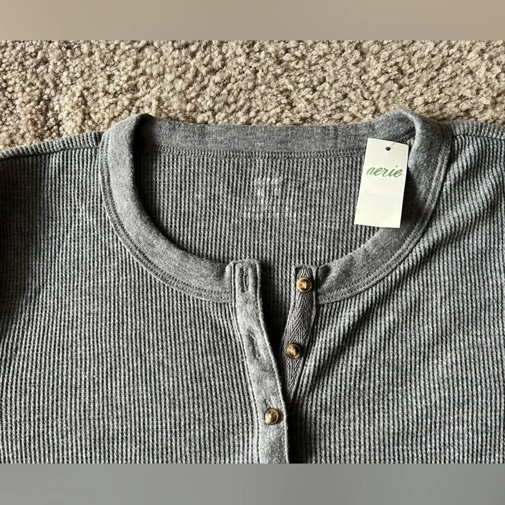 NWT Aerie Essential Ribbed Henley Long Sleeve Gray Top Sz XL Bella Swan Alt - Picture 4 of 11